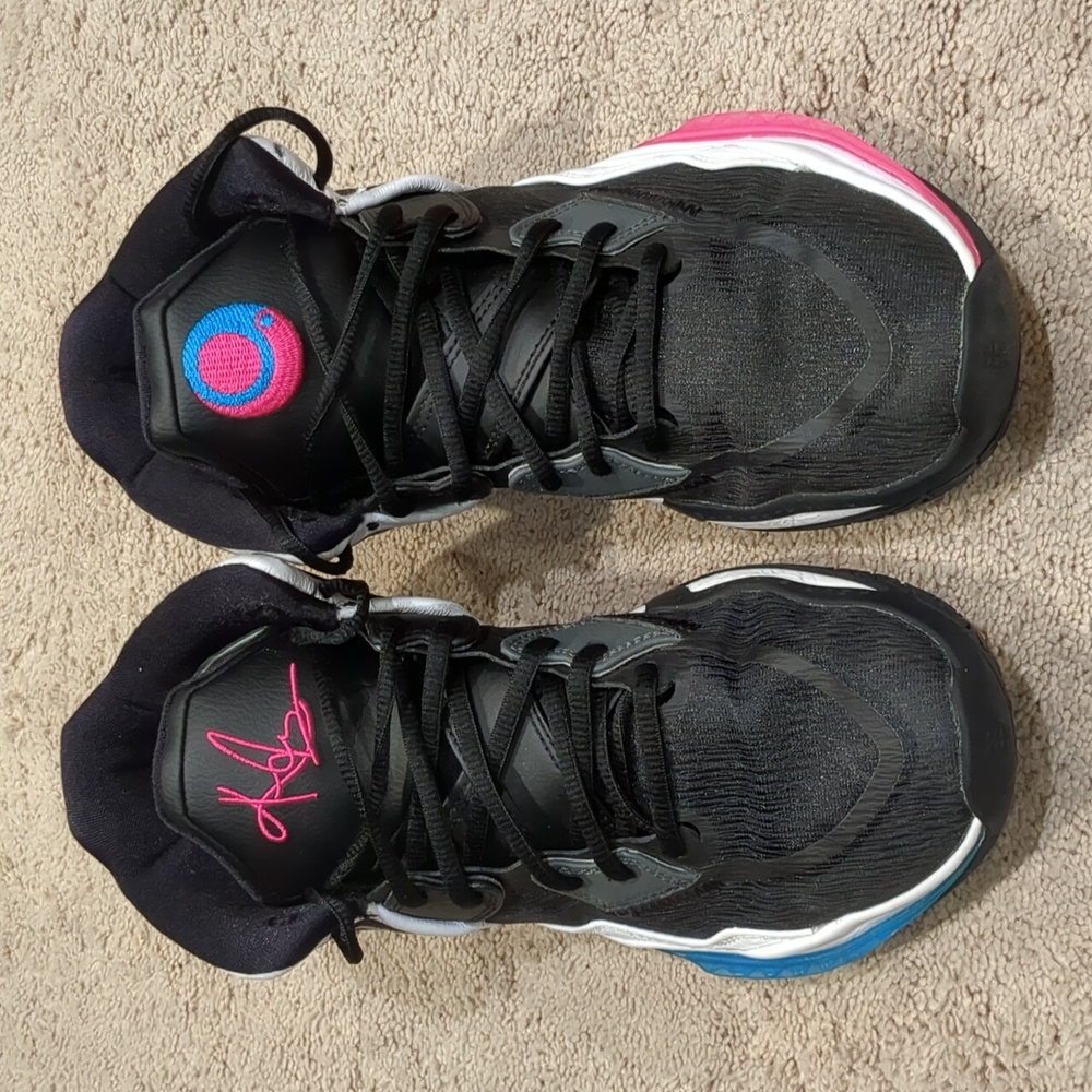Nike Kyrie Infinity South Beach basketball mid - Picture 3 of 14